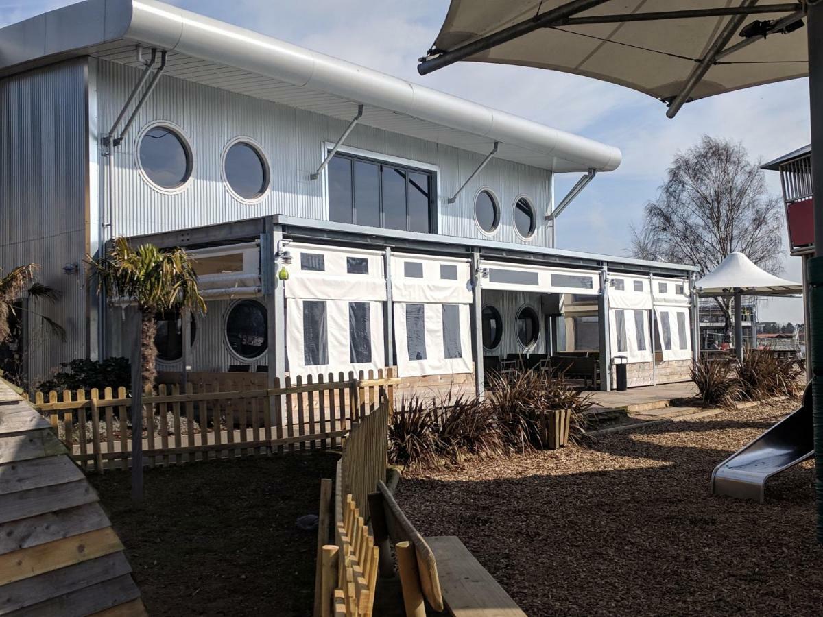 Hotel P&D'S Pearl Caravan At Tattershall Lakes Country Park Exterior foto