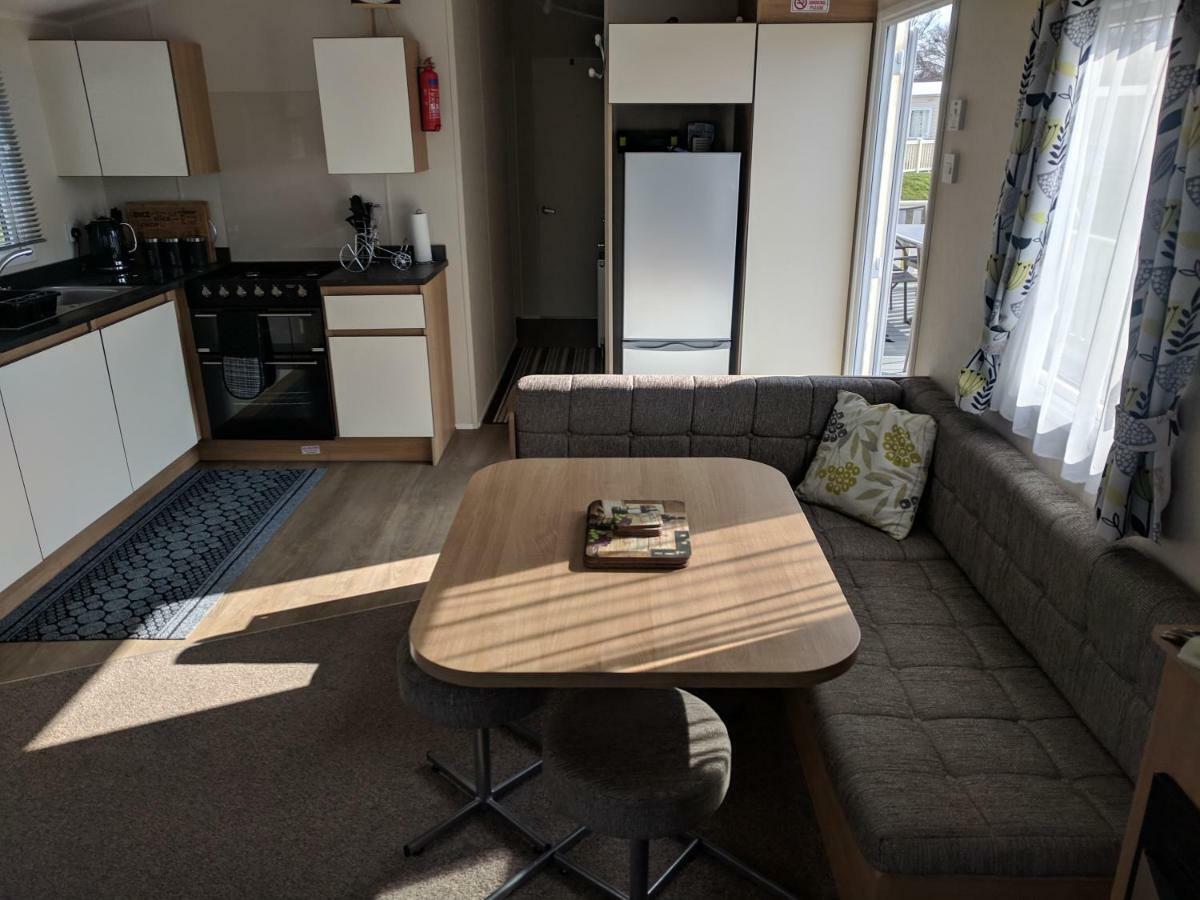 Hotel P&D'S Pearl Caravan At Tattershall Lakes Country Park Exterior foto